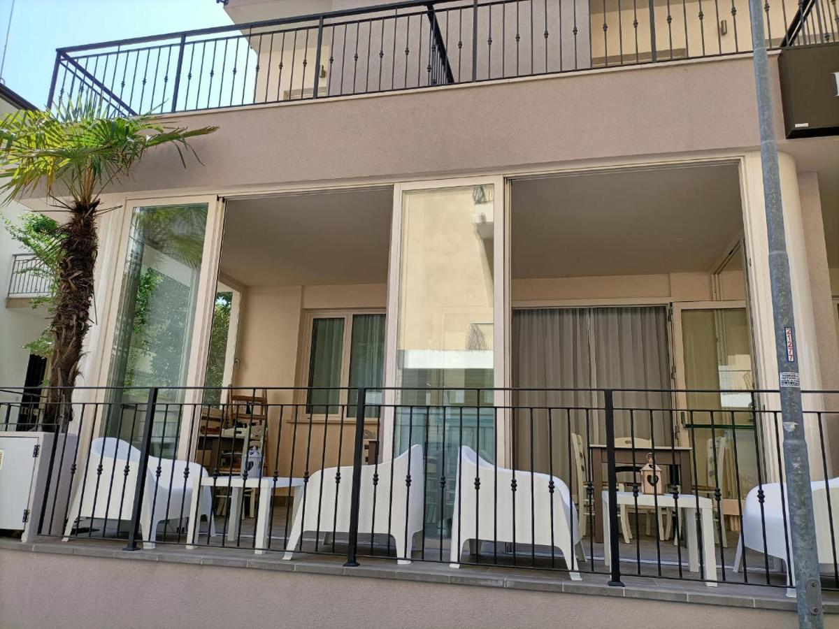 Hotel Bed And Book ريميني المظهر الخارجي الصورة