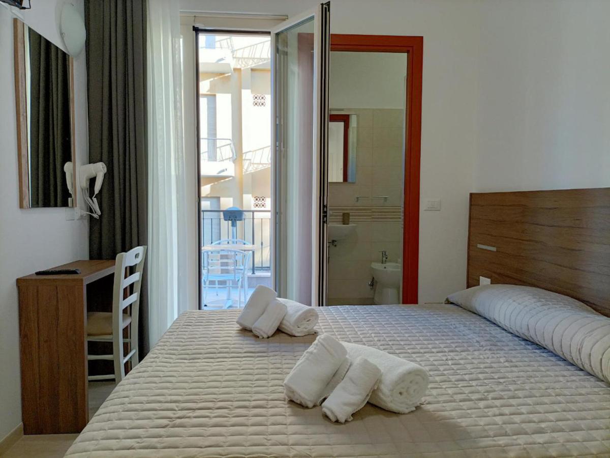 Hotel Bed And Book ريميني المظهر الخارجي الصورة