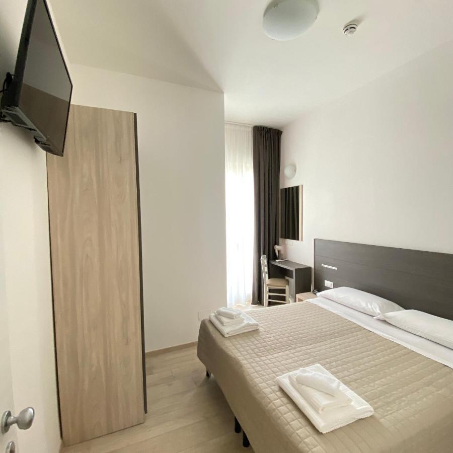 Hotel Bed And Book ريميني المظهر الخارجي الصورة