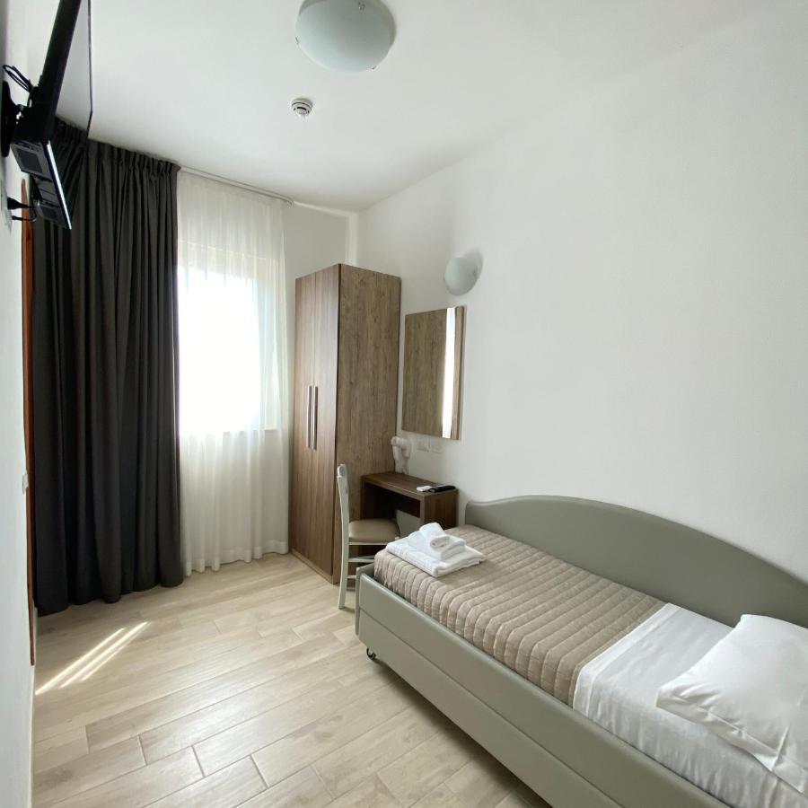 Hotel Bed And Book ريميني المظهر الخارجي الصورة