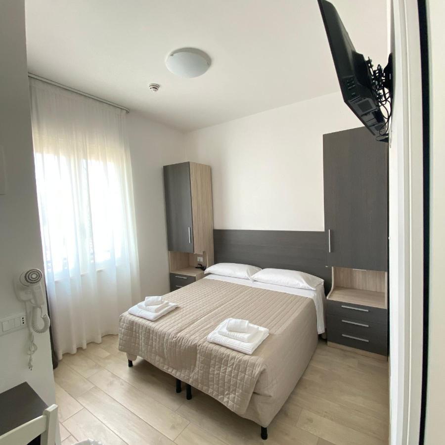 Hotel Bed And Book ريميني المظهر الخارجي الصورة
