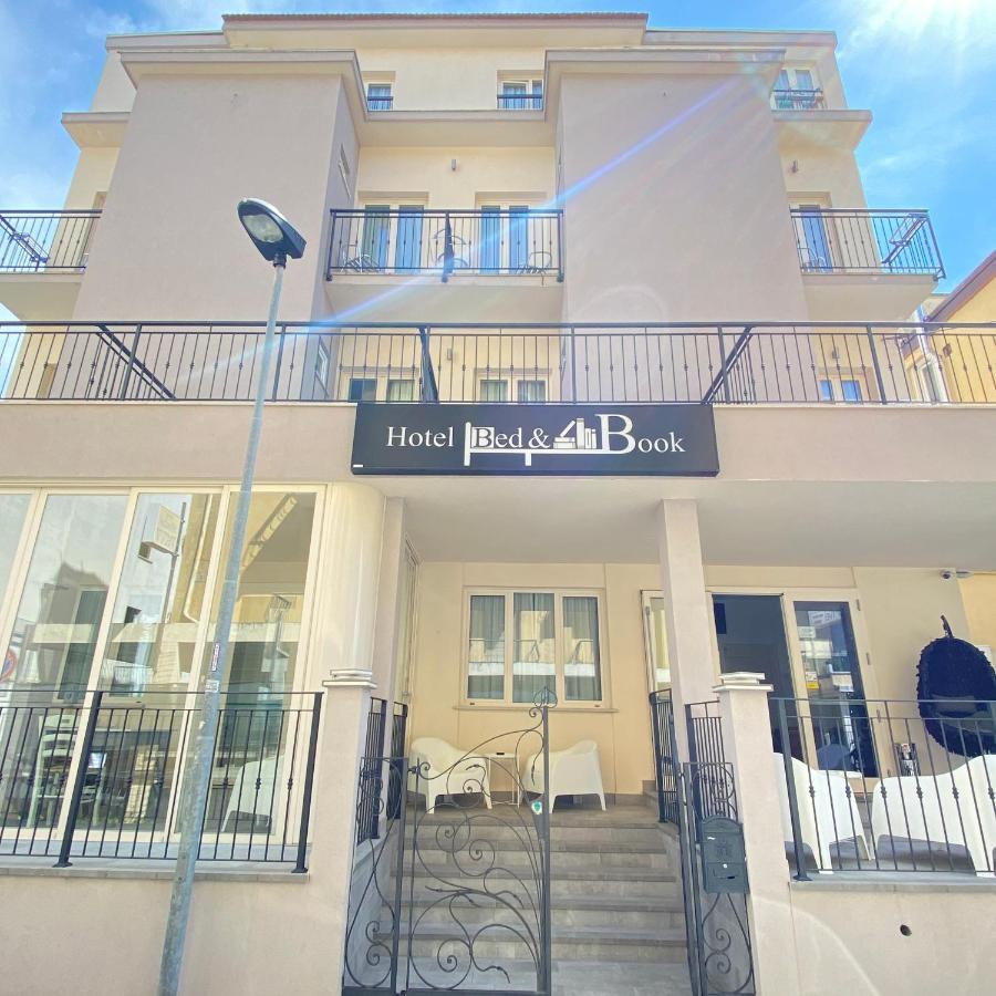 Hotel Bed And Book ريميني المظهر الخارجي الصورة