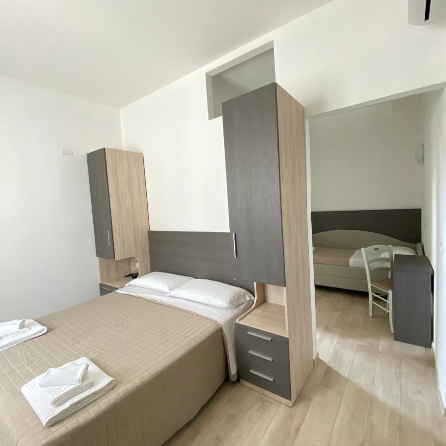 Hotel Bed And Book ريميني المظهر الخارجي الصورة