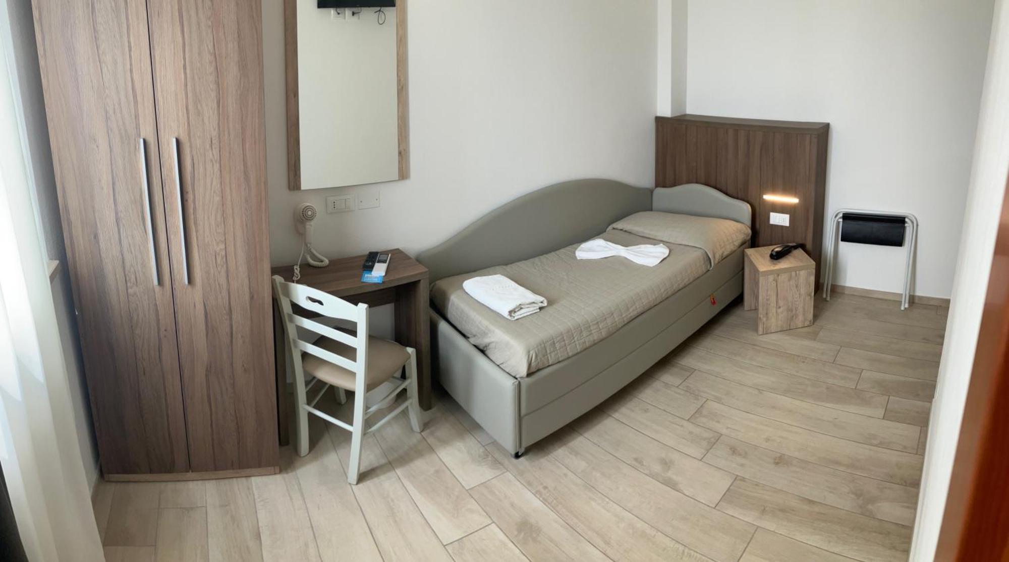 Hotel Bed And Book ريميني المظهر الخارجي الصورة