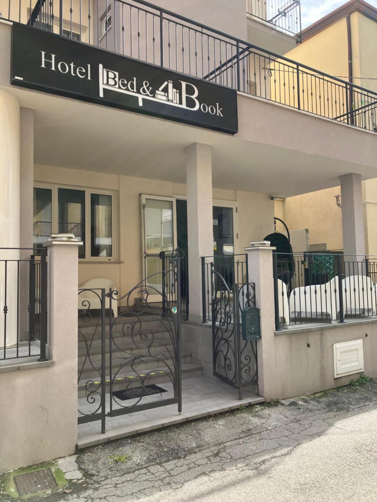 Hotel Bed And Book ريميني المظهر الخارجي الصورة