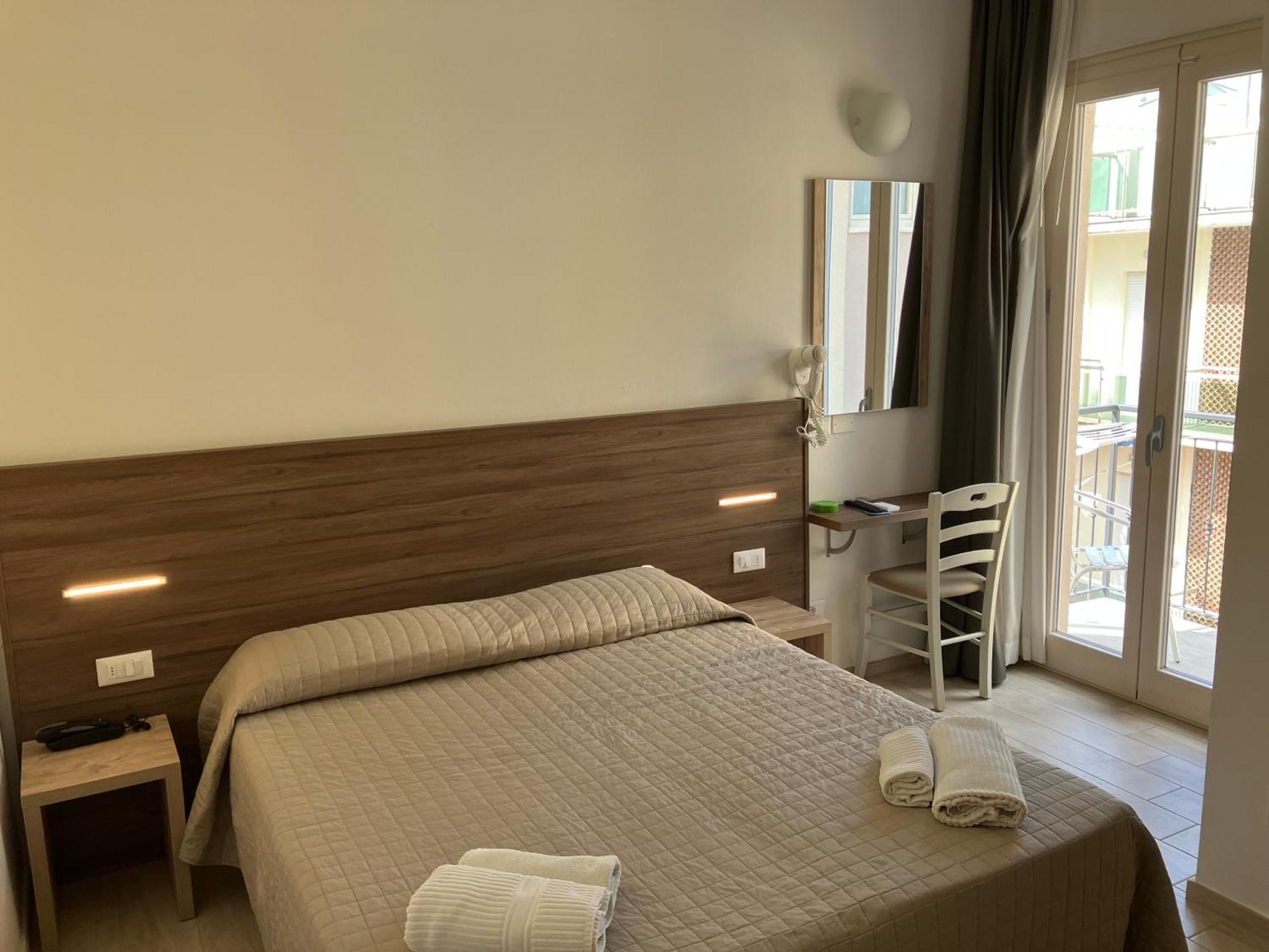 Hotel Bed And Book ريميني المظهر الخارجي الصورة
